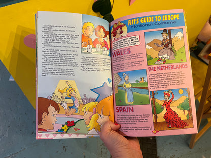 Polly Pocket Annual 1995