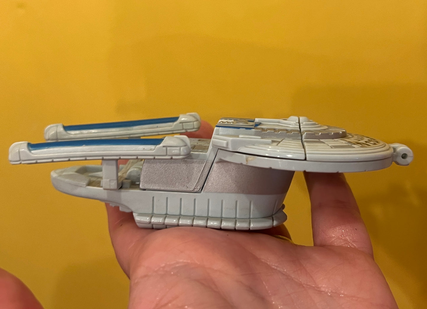 1995 U.S.S Hood Star Trek Playmates set with Riker & Geordi La Forge figure