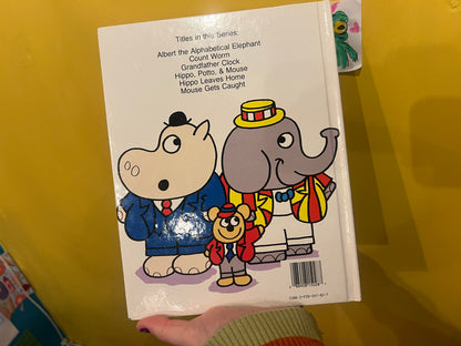 Rare 1982 Hippo Porto & Mouse book