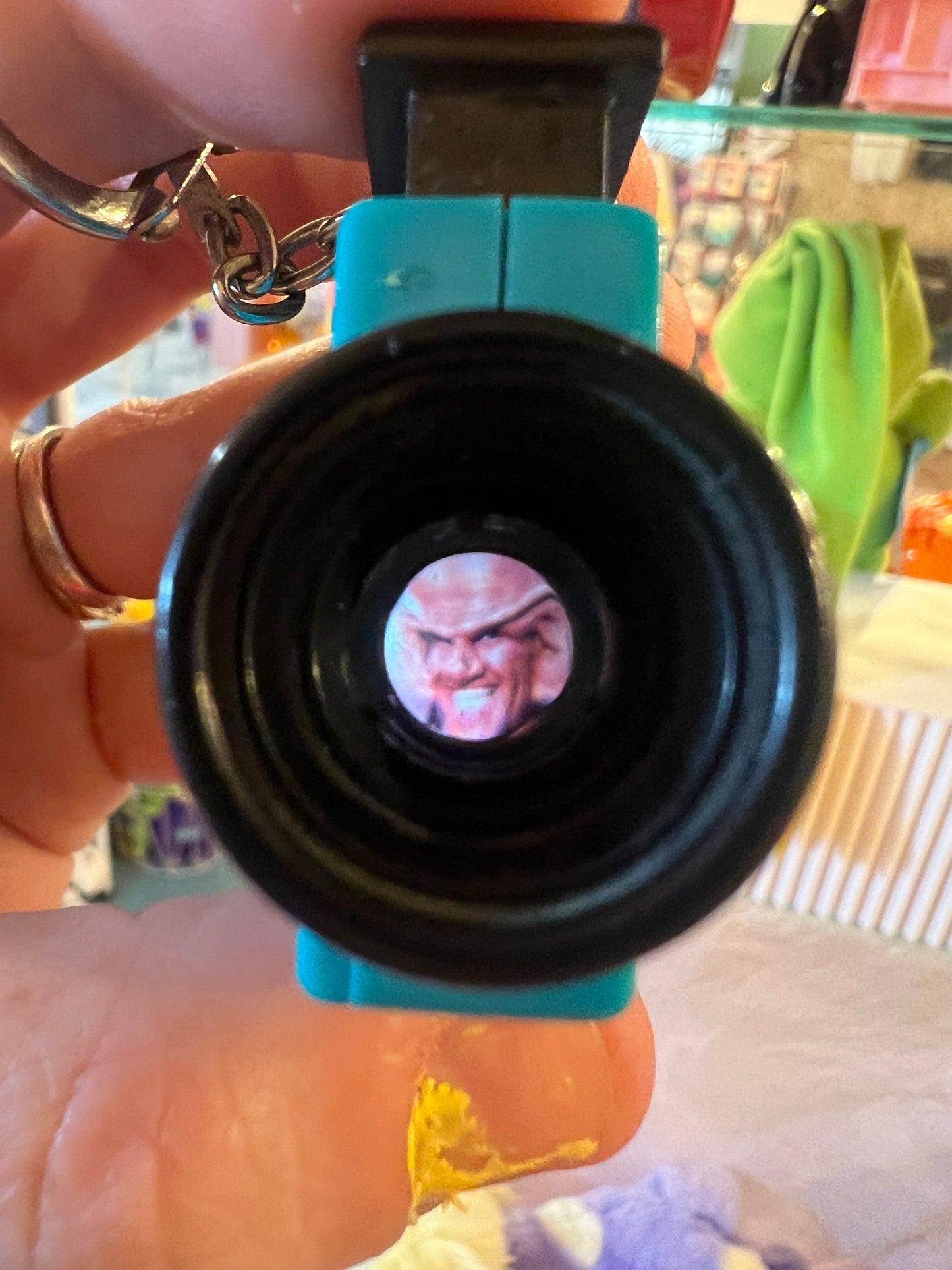 1993 Star Trek click viewer keyring- Cyborg