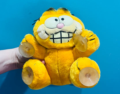 1981 Vintage Eyes On You Garfield plush with suckers!