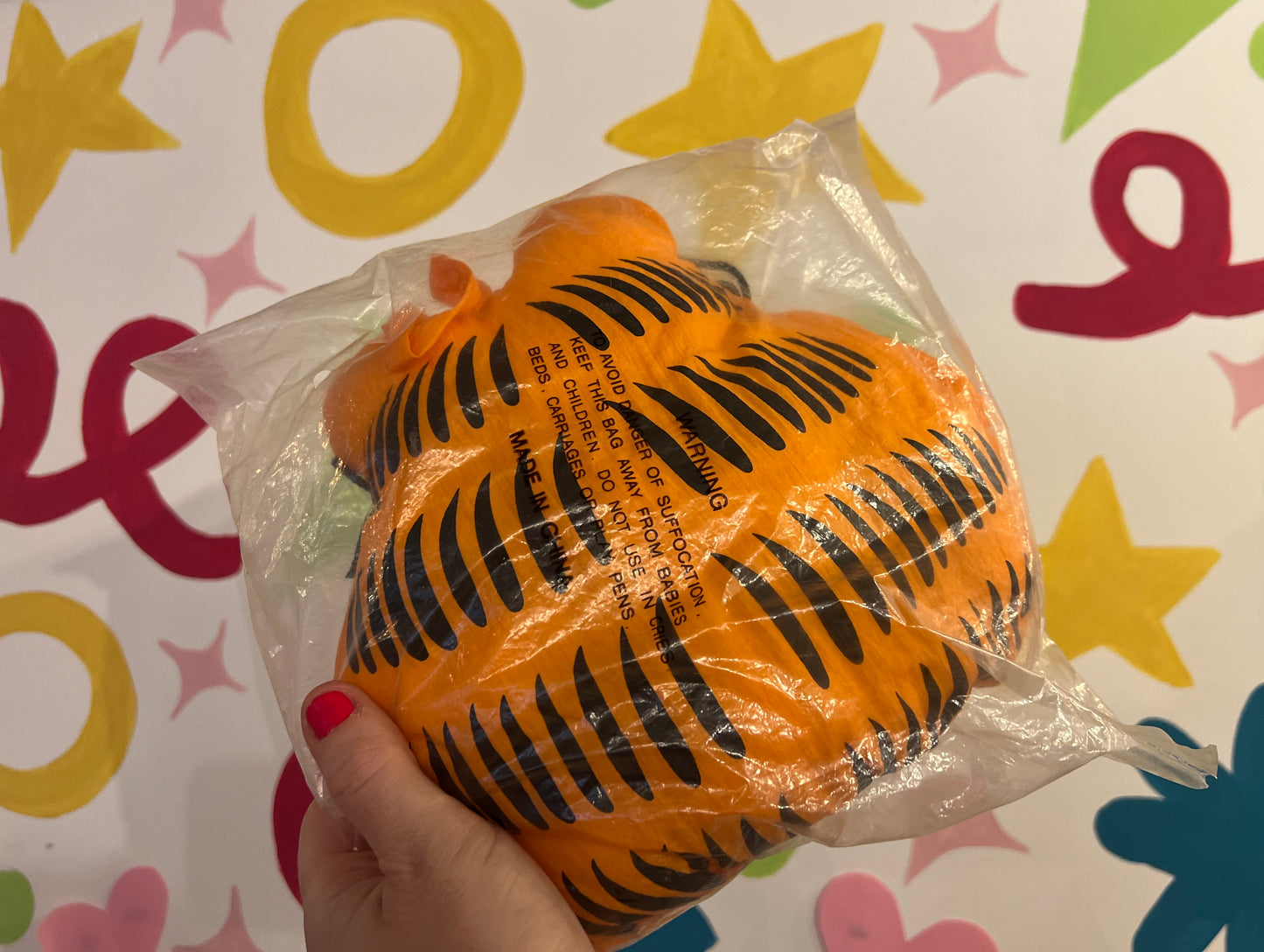 Vintage 90’s Playfaces plush Garfield hanging decor- still sealed with tag