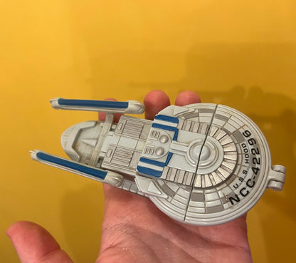1995 U.S.S Hood Star Trek Playmates set with Riker & Geordi La Forge figure