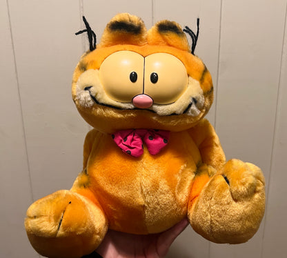 Vintage 1981 Dakin Bow Tie Garfield plush with tag