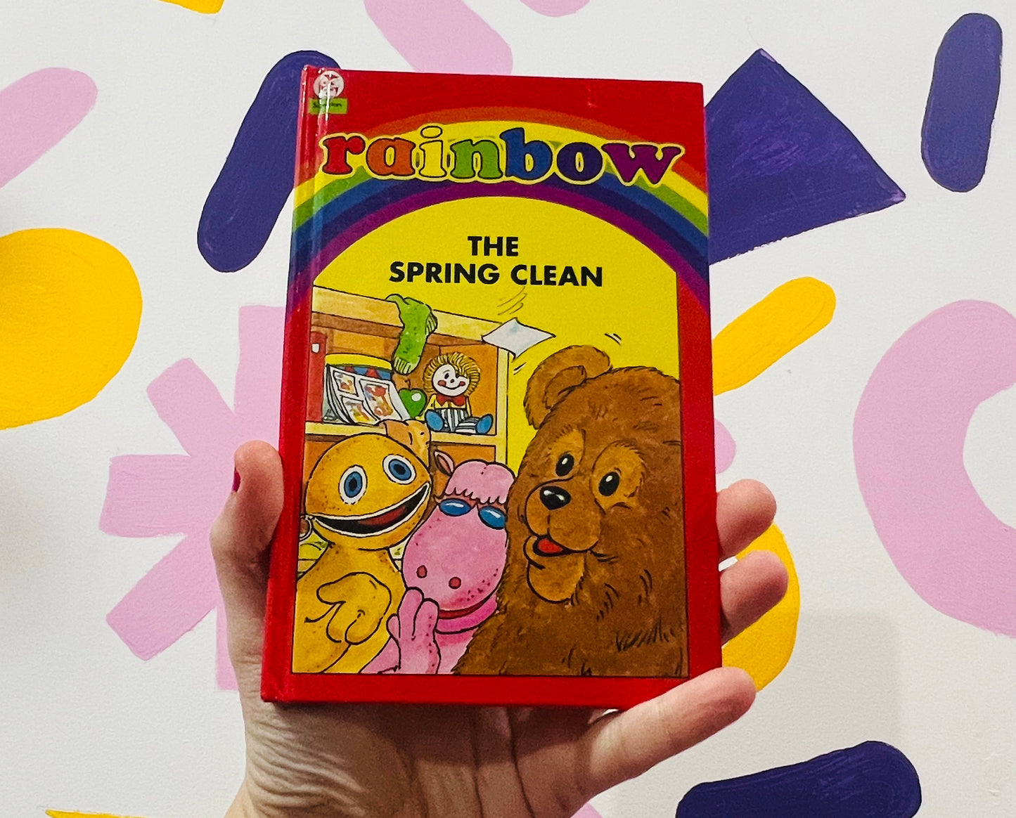 Vintage 1989 Rainbow TV show book - The Spring Clean