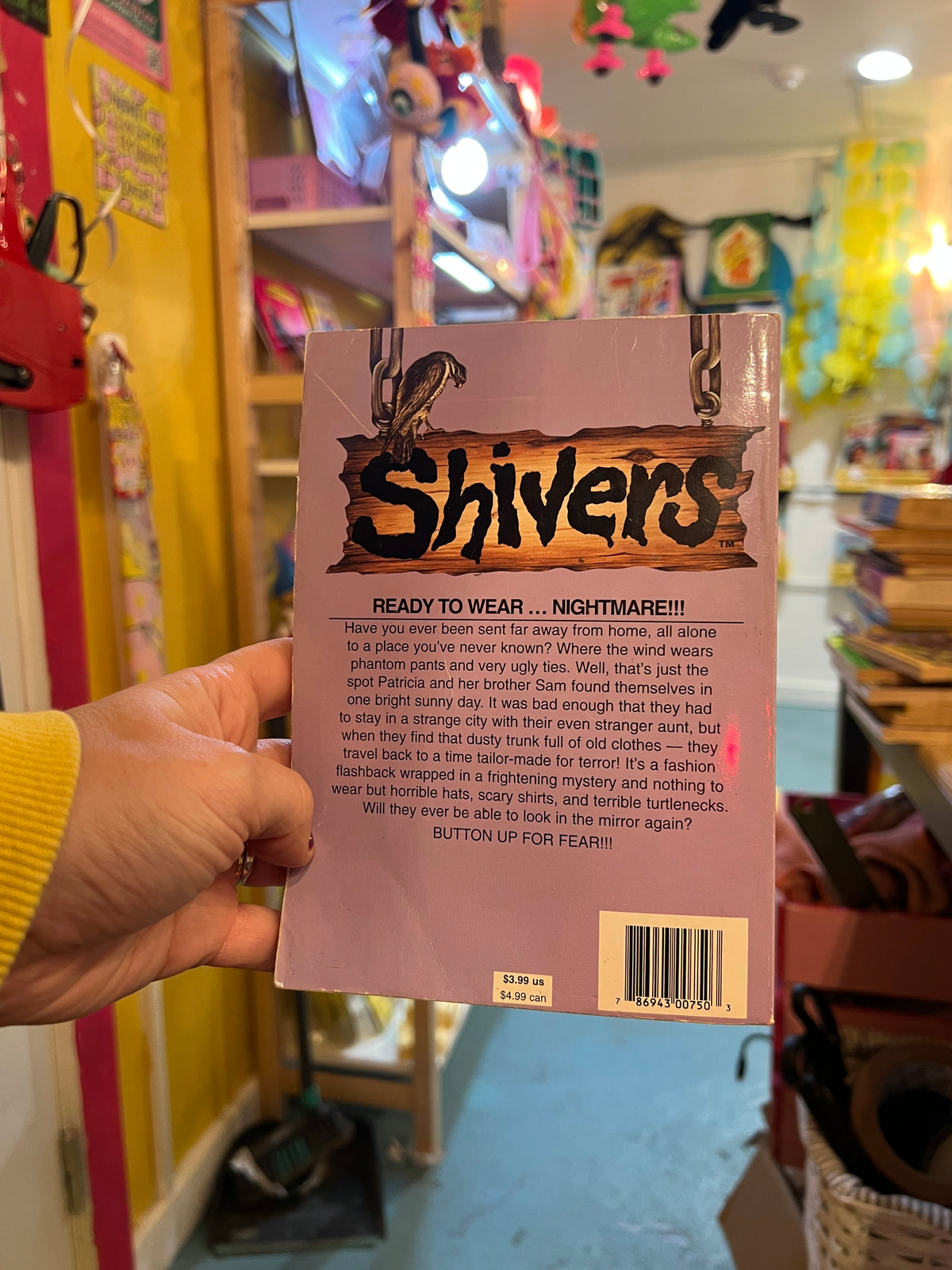 ( 30 )Shivers Creepy Clothes book