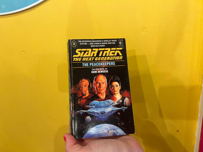 Vintage Star Trek The Next Generation book Slight reader- The Peacekeepers