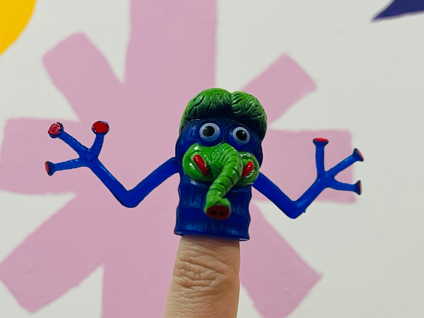 5 Finger monster toys - picked at random