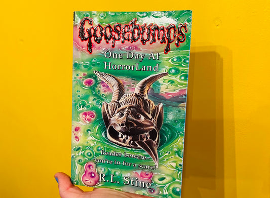One Day at HorrorLand Goosebumps book
