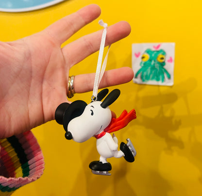 Hallmark Peanuts Snoopy Skiing