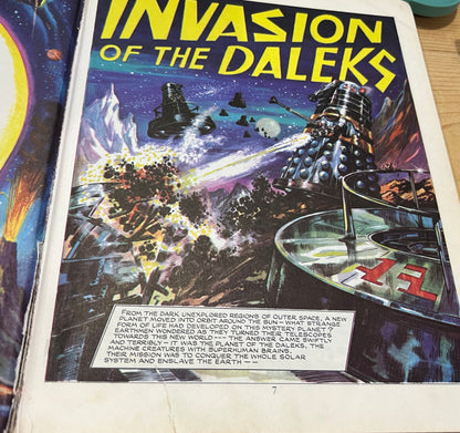 Vintage 1964 Dr Who Dalek book