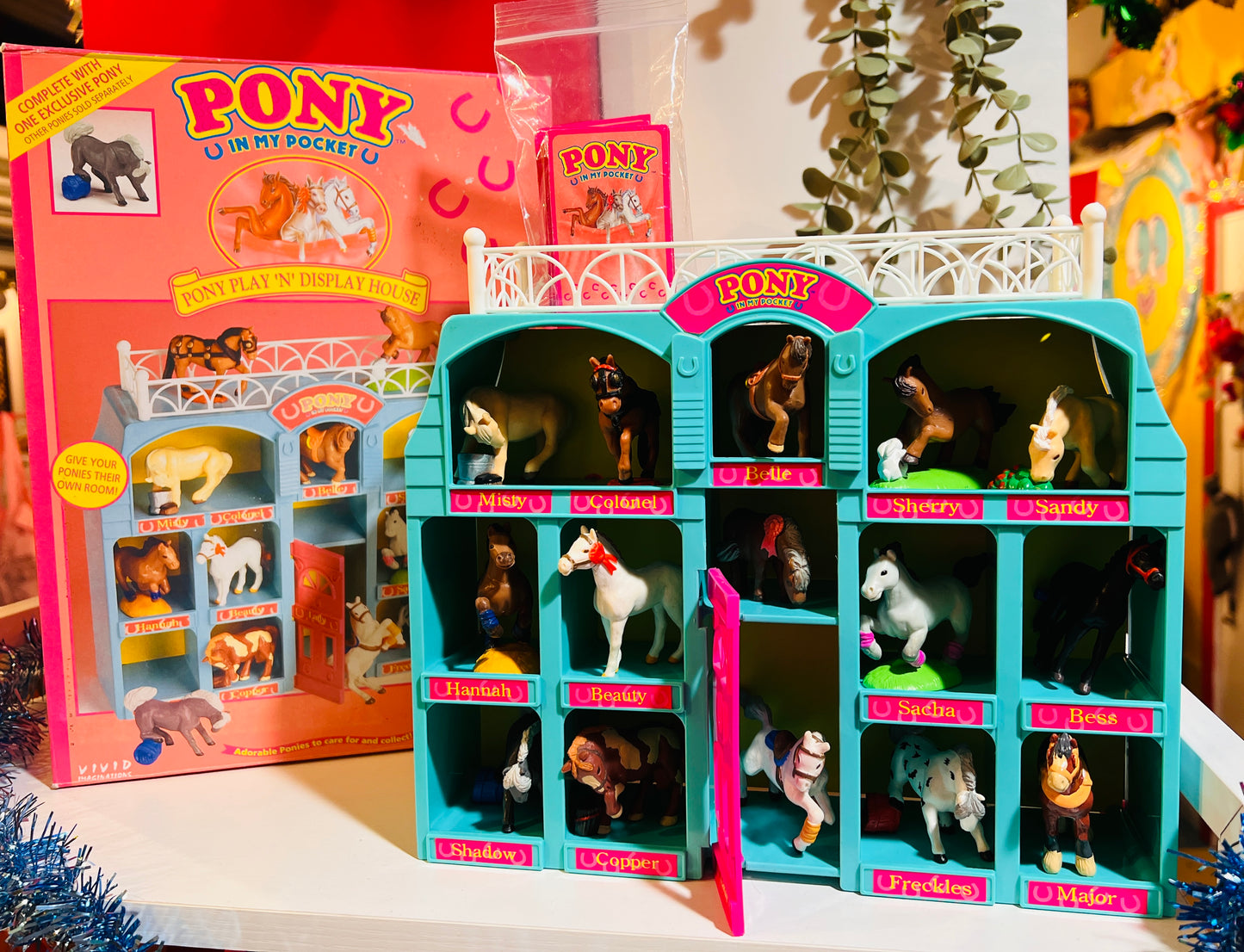 Vintage Pony in my Pocket Play 'n Display house - box, cards and figures!