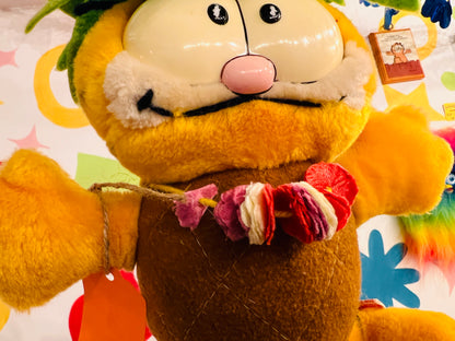 Vintage 1980s Garfield pineapple plush toy