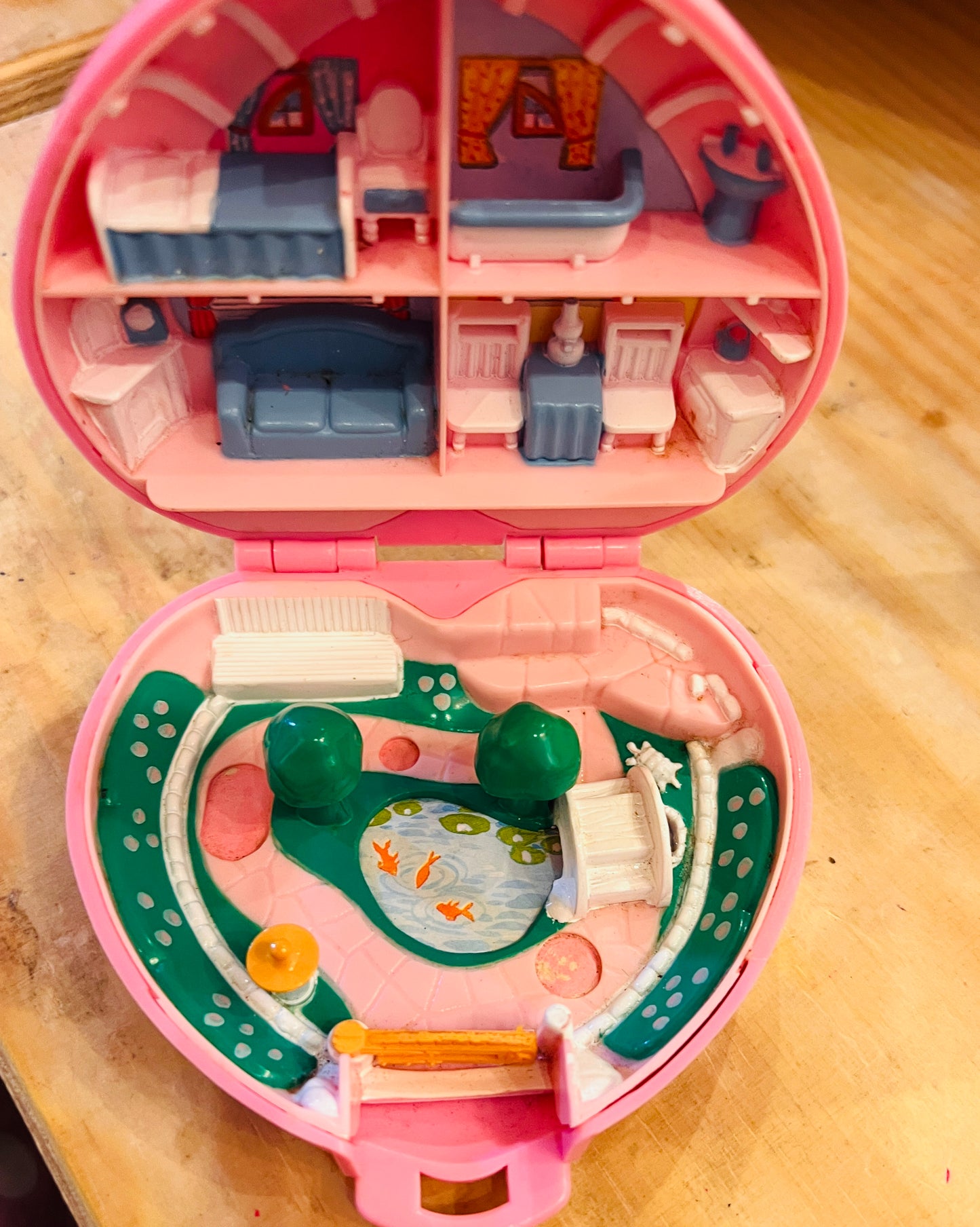 1989 Polly Pocket Country Cottage set - Complete!