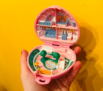 1989 Polly Pocket Country Cottage set - Complete!