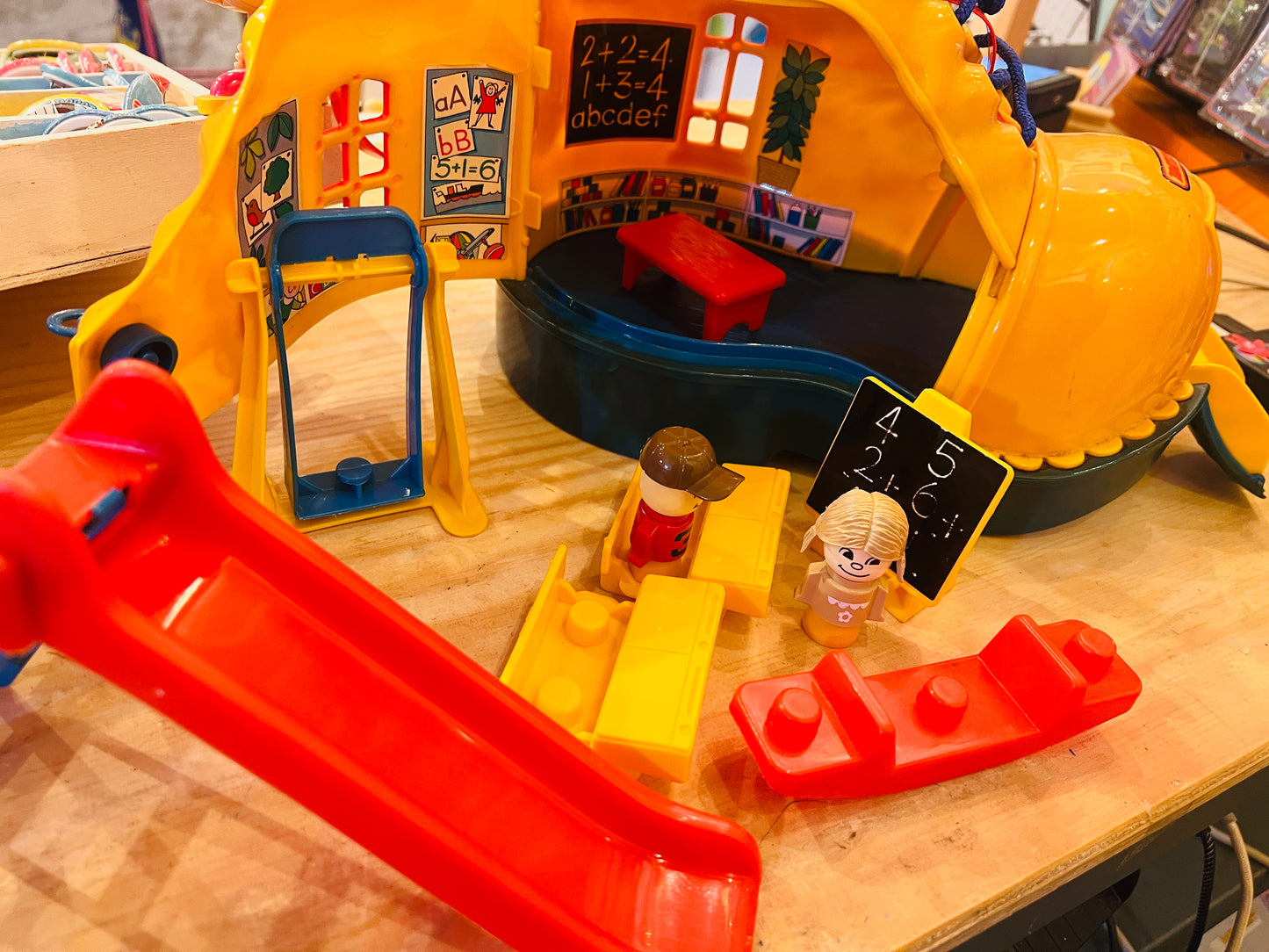 1983 Matchbox Shoe School Playlet