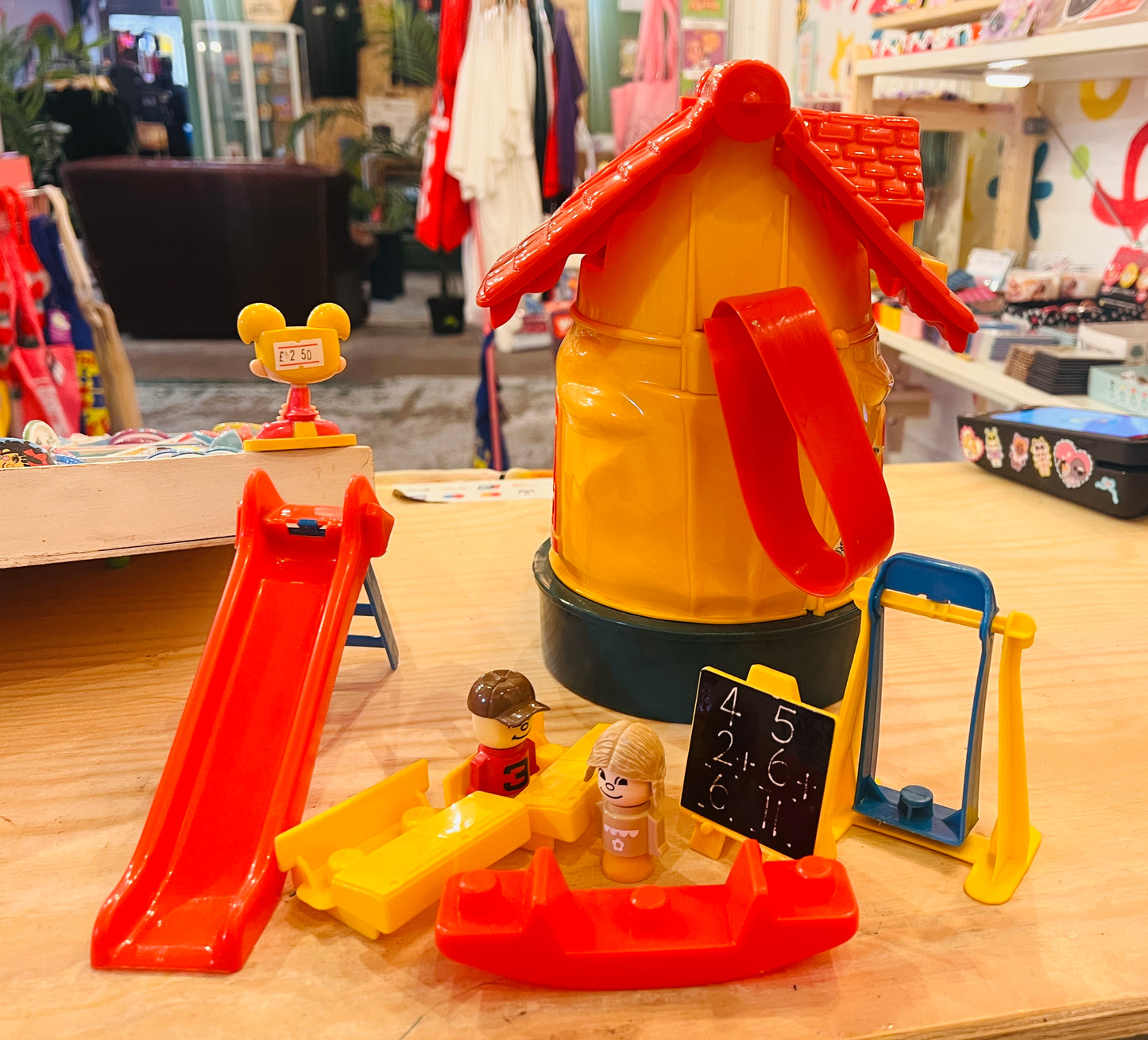 1983 Matchbox Shoe School Playlet