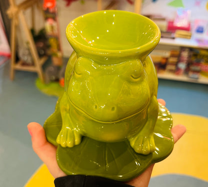 Luna Frog ceramic oil burner
