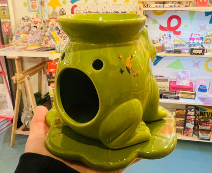 Luna Frog ceramic oil burner