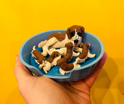 Puppy in my Pocket family with card - Suzie the St Bernard family